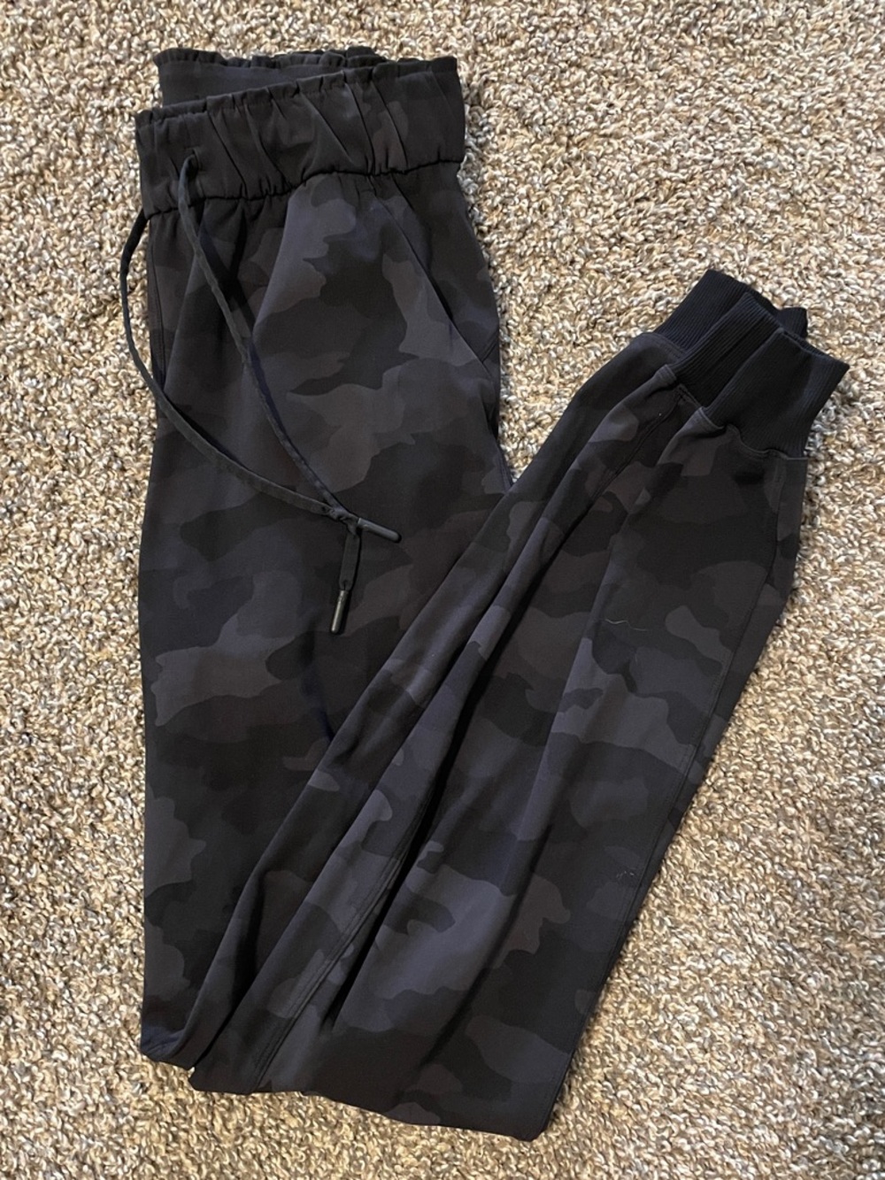 🍋 Lululemon Black Charcoal Camo Joggers 🍋